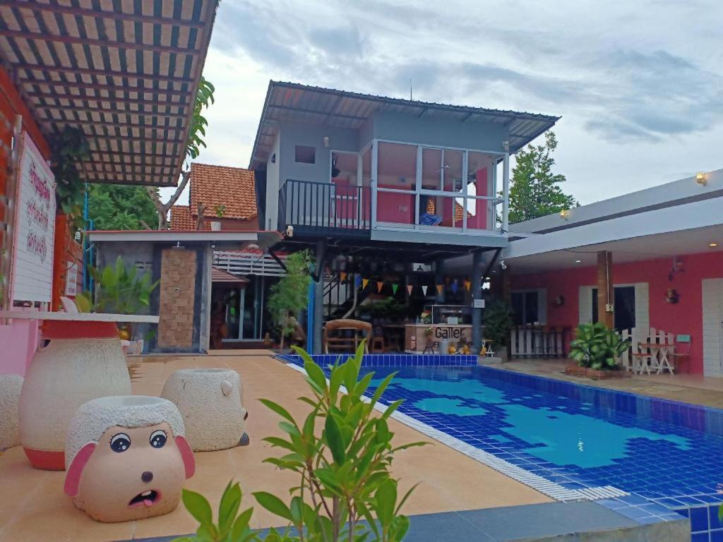 Baan Gon Chompu Hotel Suan Phueng Luaran gambar